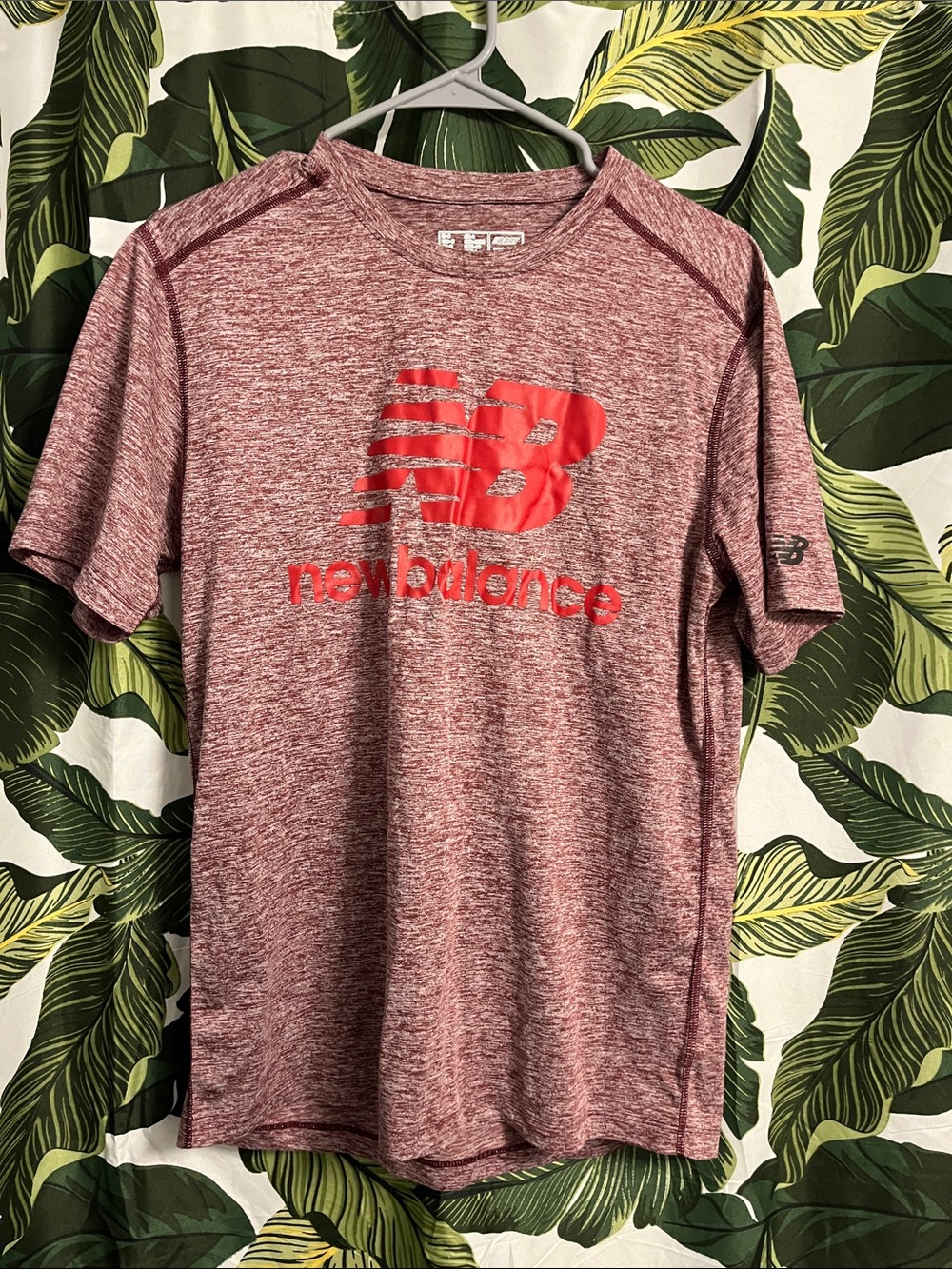 Men’s M new balance shirt